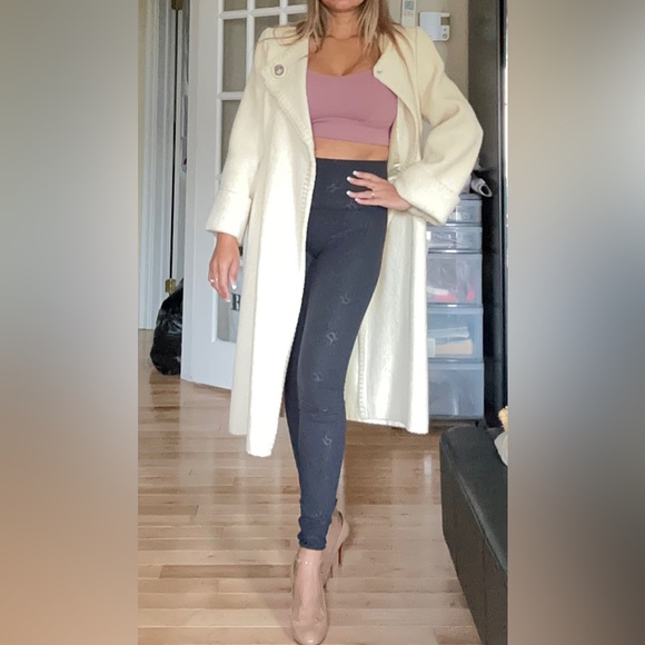 Ladies 100% Laine coat. - Picture 11 of 11